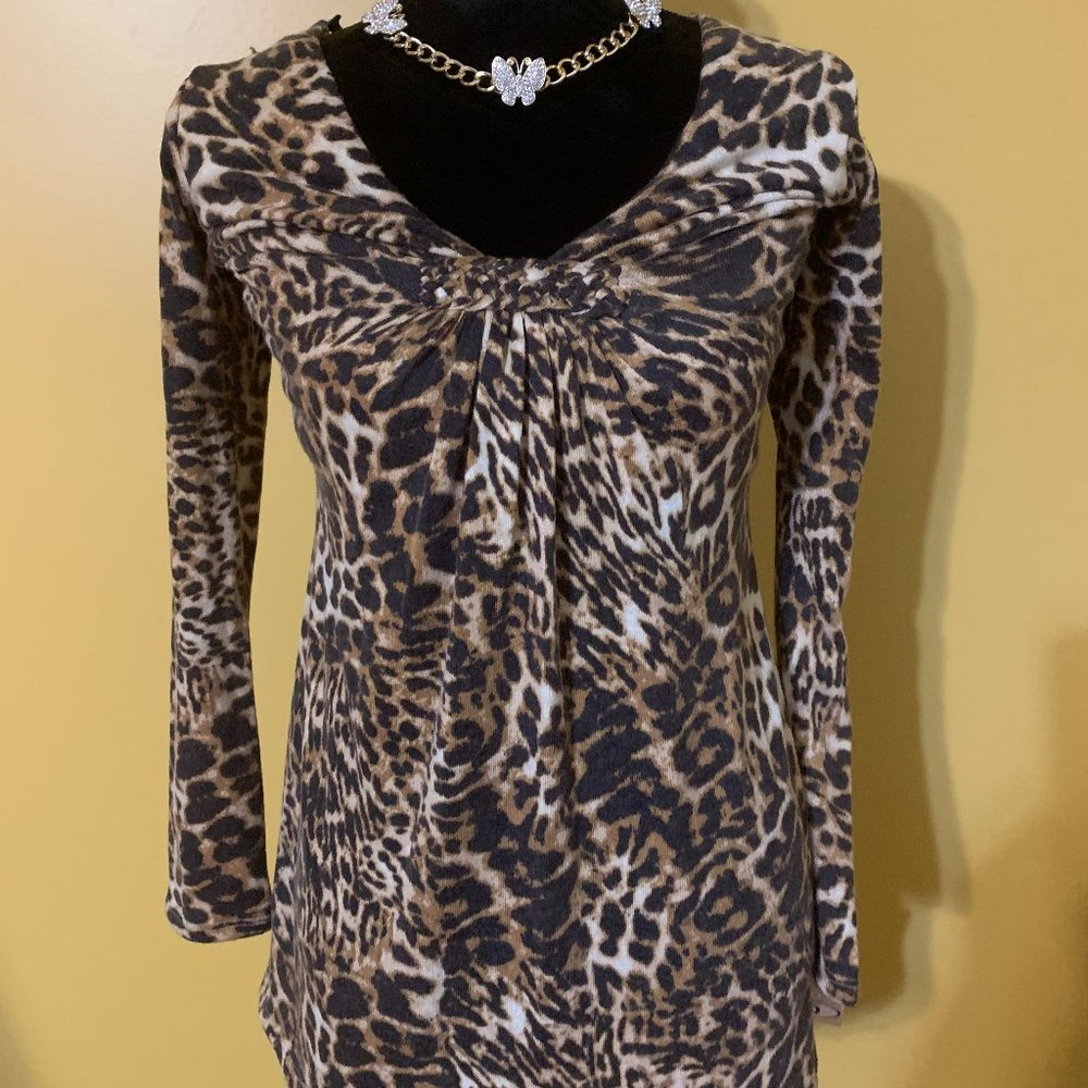 A beautiful Sky tunic/dress with leopard print and a black web back.